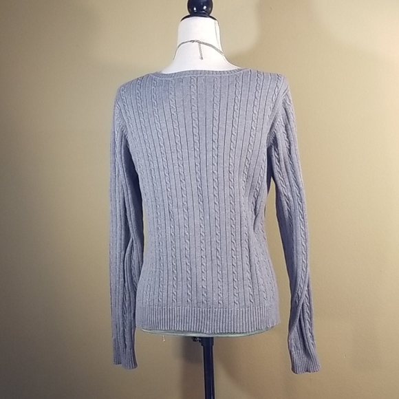 Izod Gray Sweater 💌❤️ - Picture 4 of 7